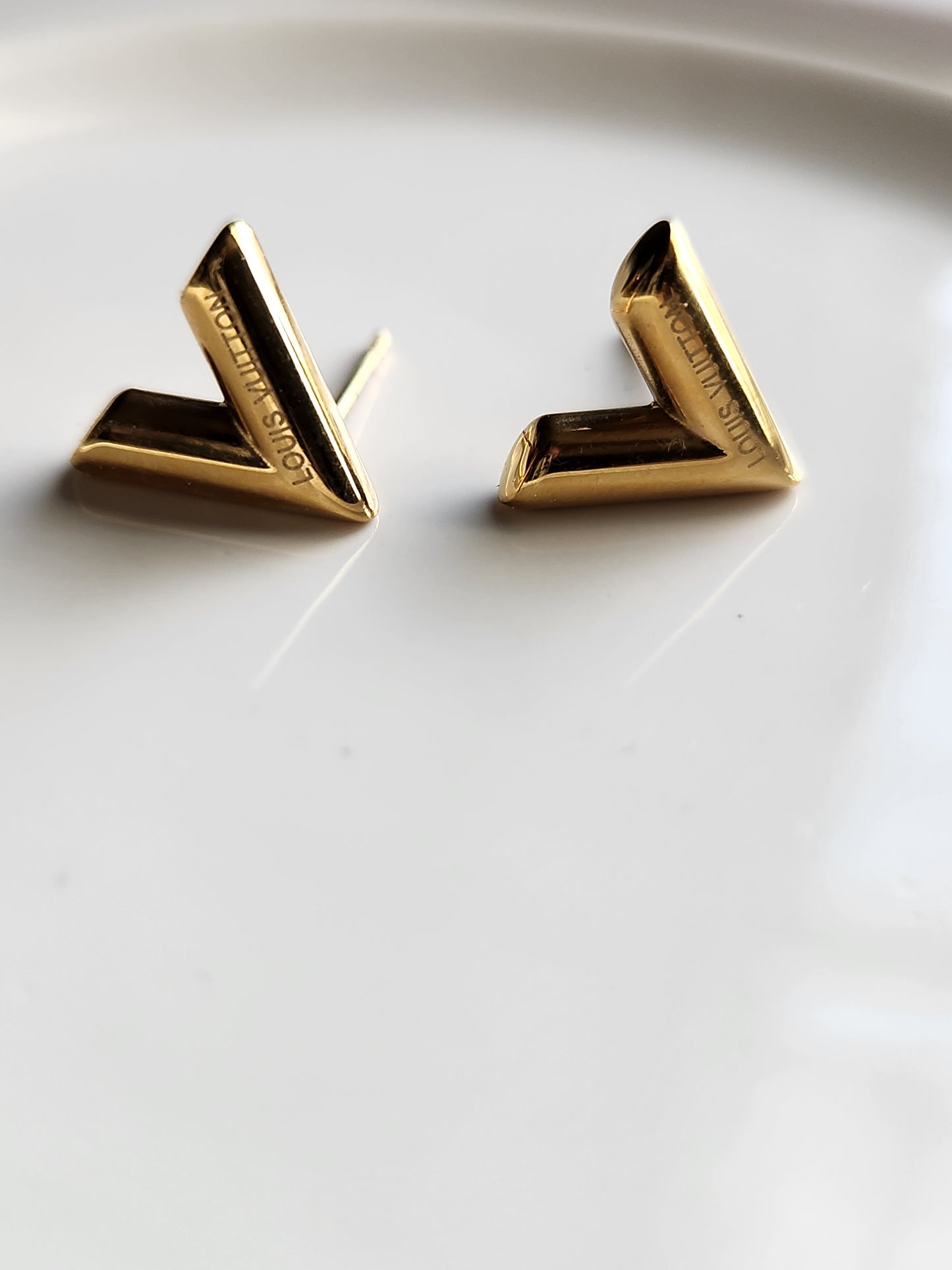 Vita Stud Earrings