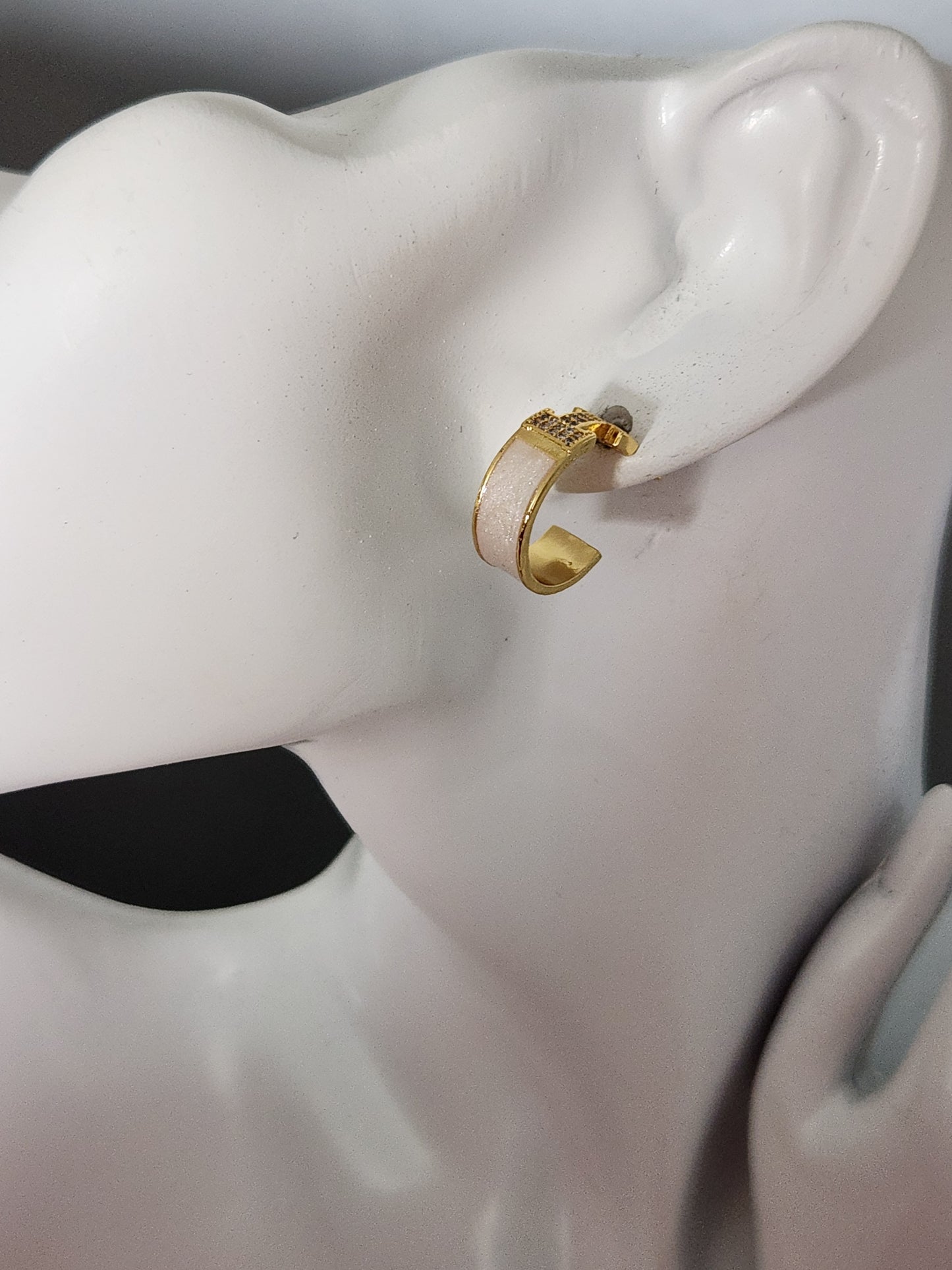 H Small Hoops
