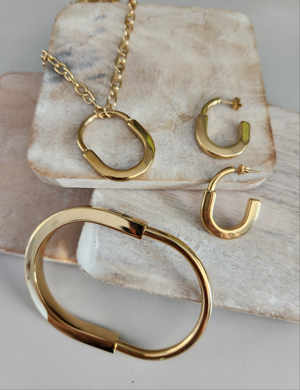 Love Shackle (Gold Plated)