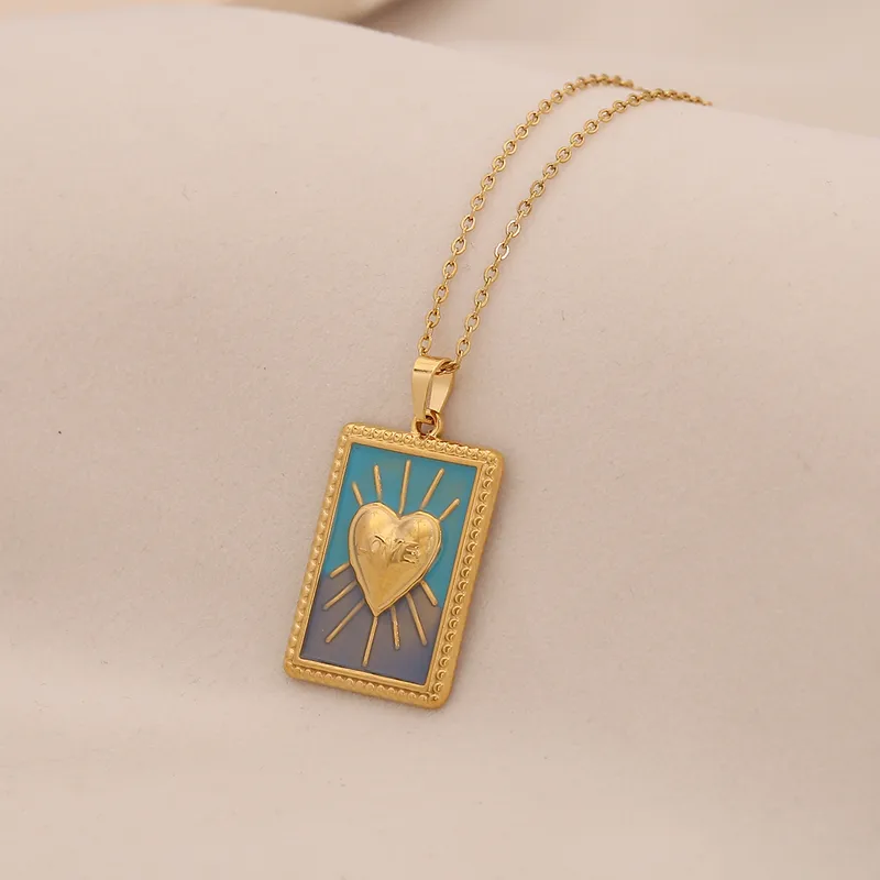 Maria Pendant Necklace