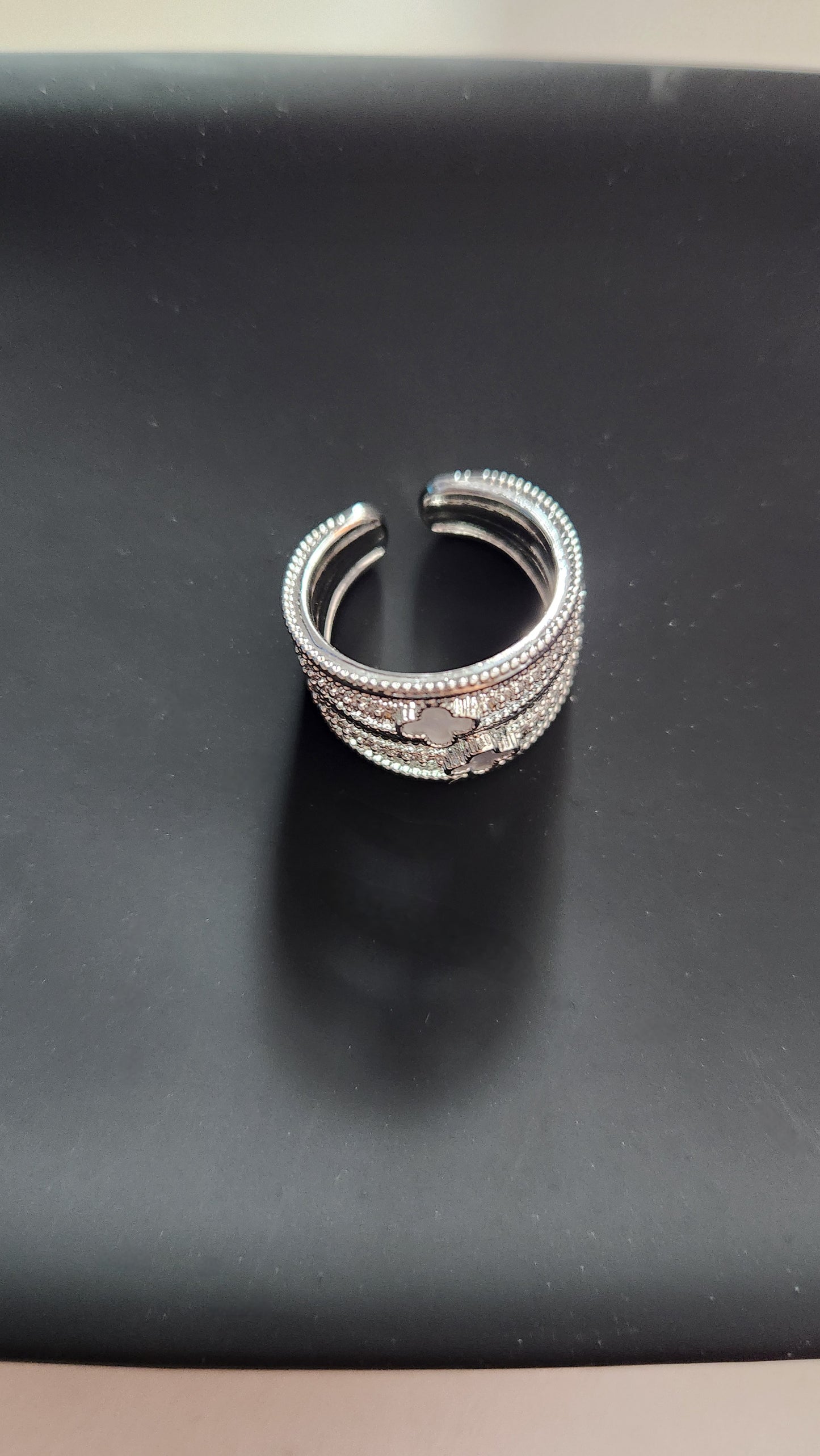 Twin Clover Ring