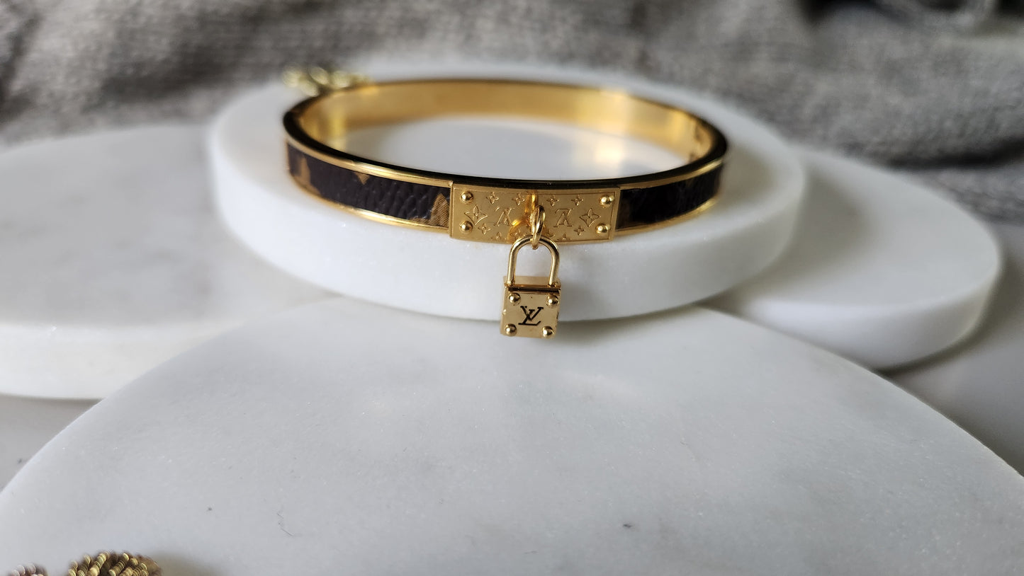 Trendy Bangle Collection