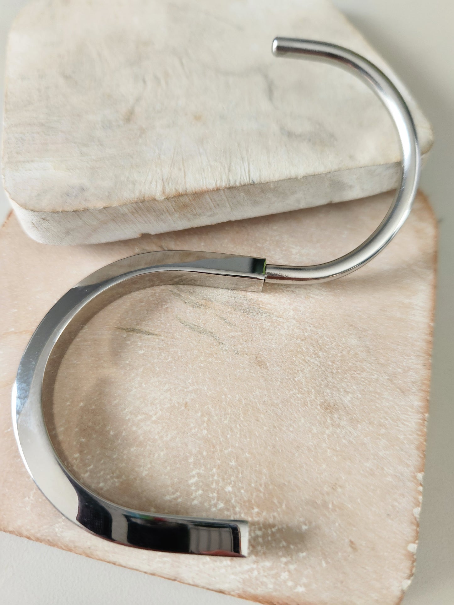 Love Shackle (Stainless Steel)