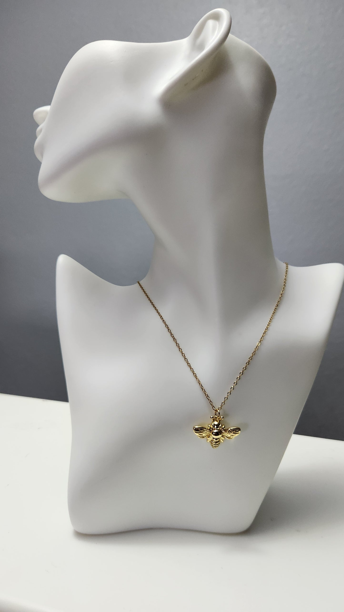 Melina Bee Pendant Necklace