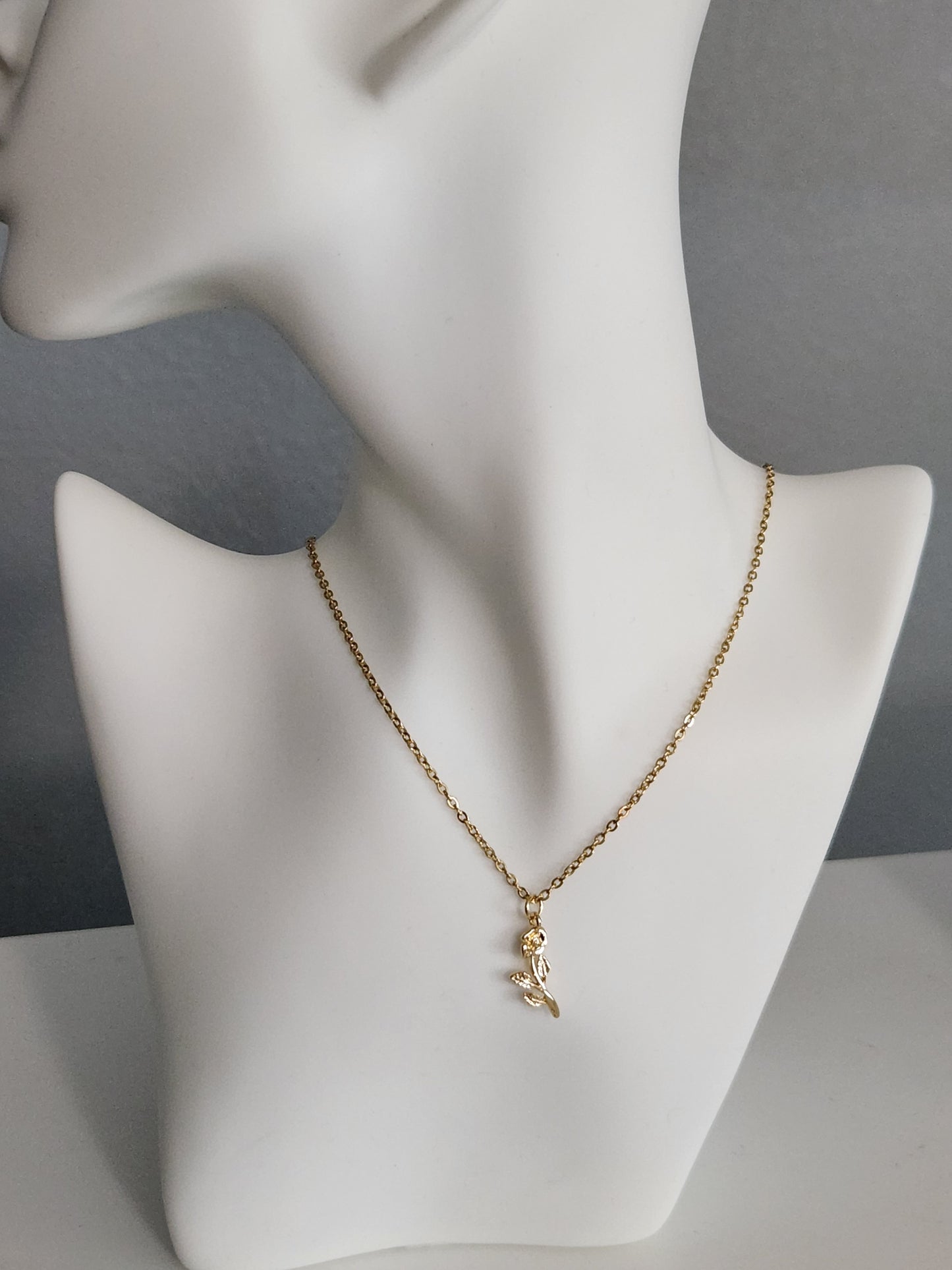 Rose Pendant Necklace