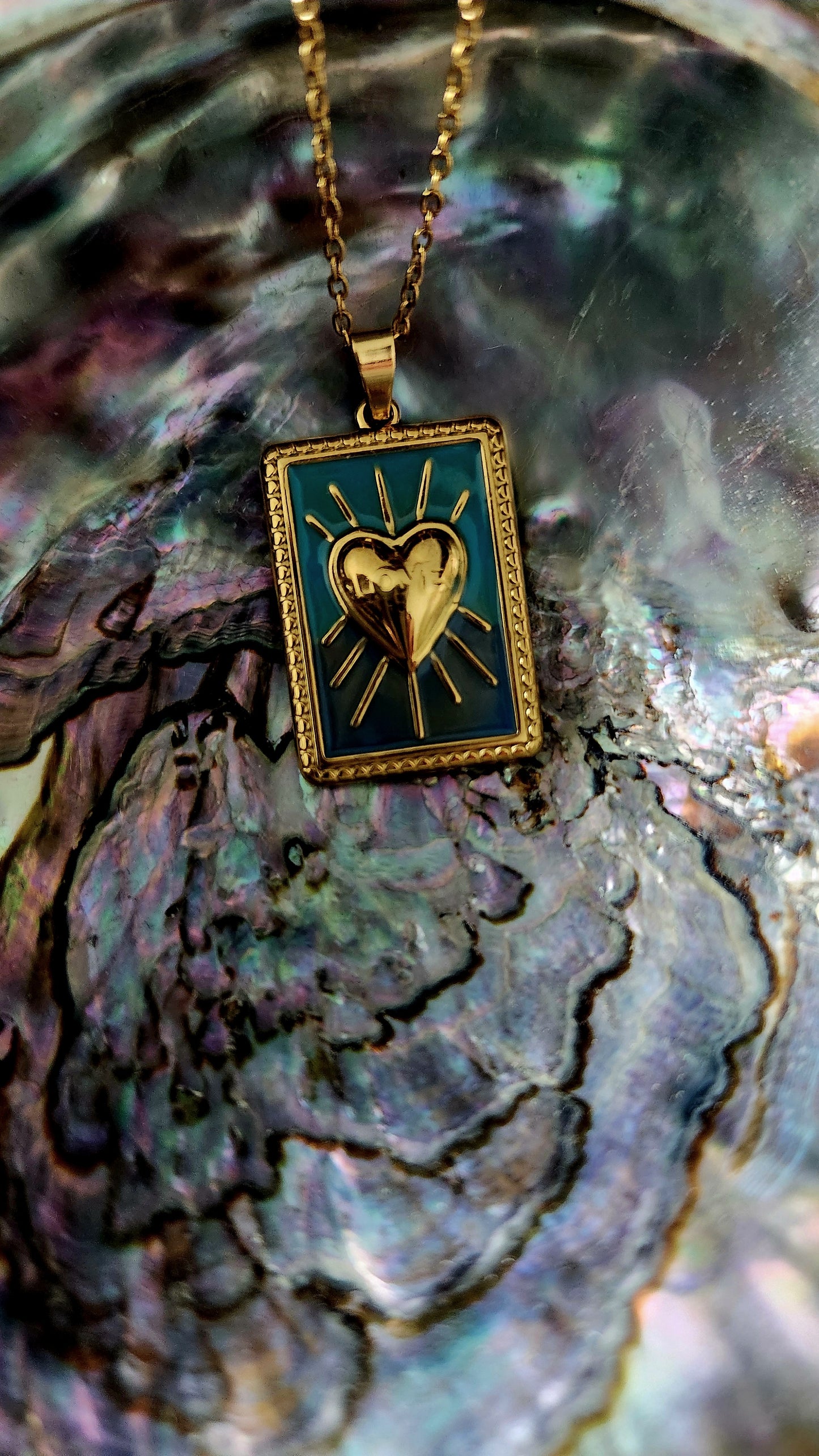 Maria Pendant Necklace