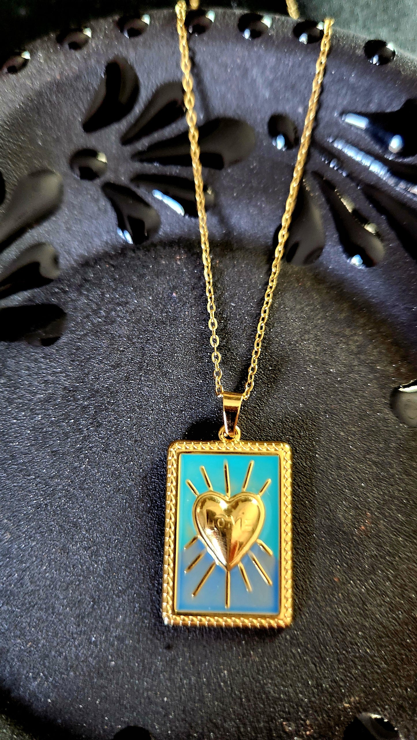 Maria Pendant Necklace