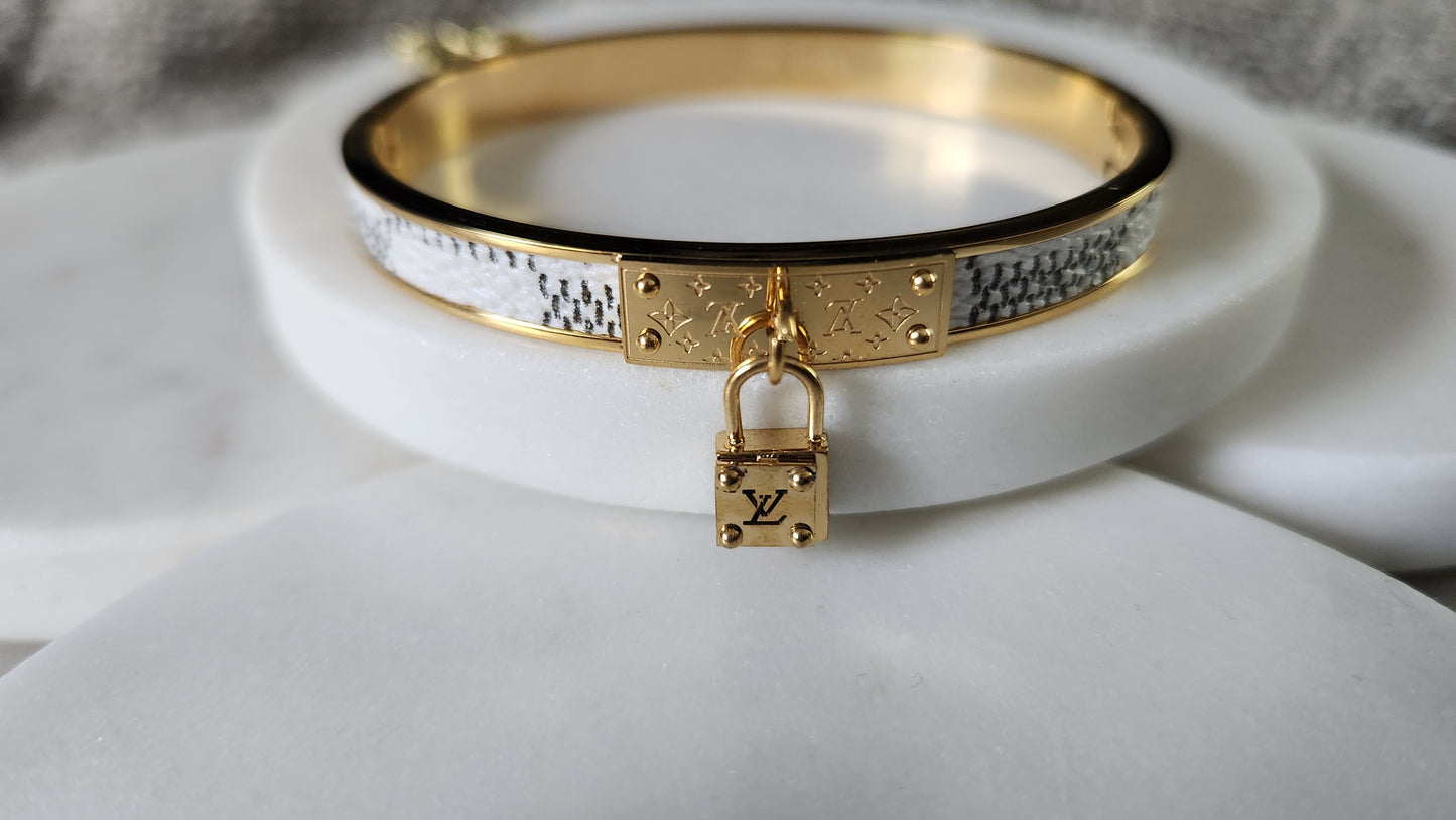 Trendy Bangle Collection