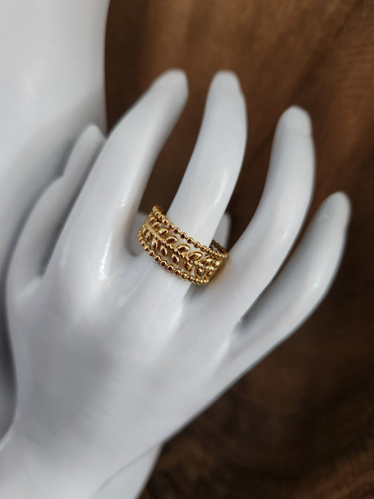 Gold leaf design ring