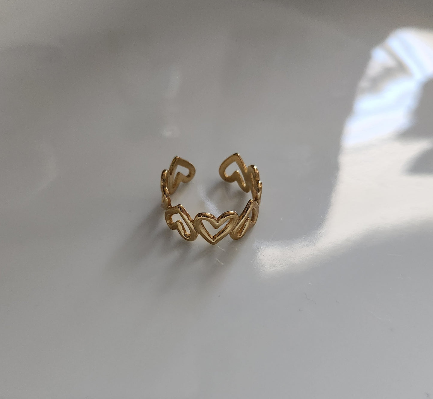 Gold hearts ring