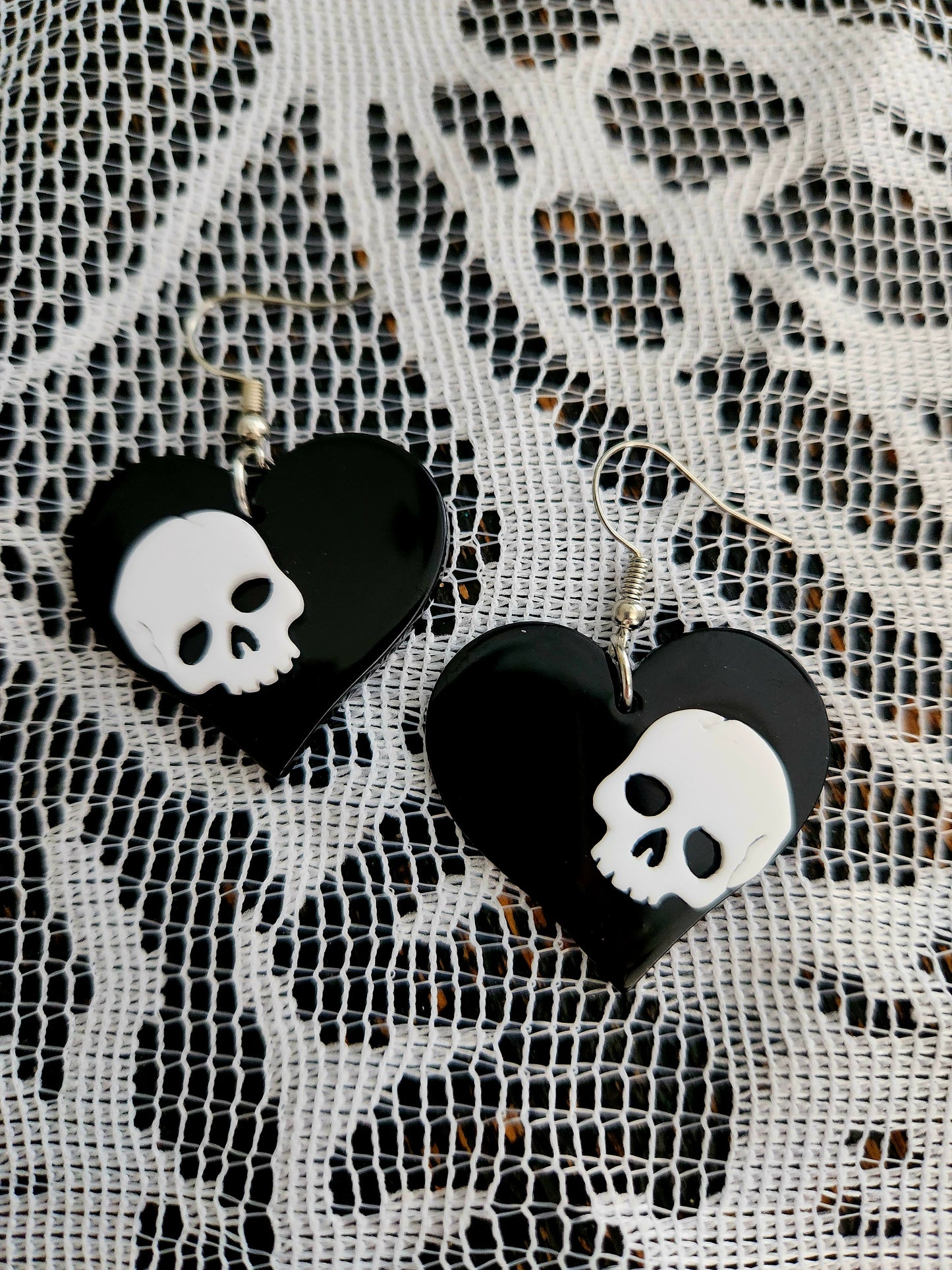 Heart & Skull Resin Earringd