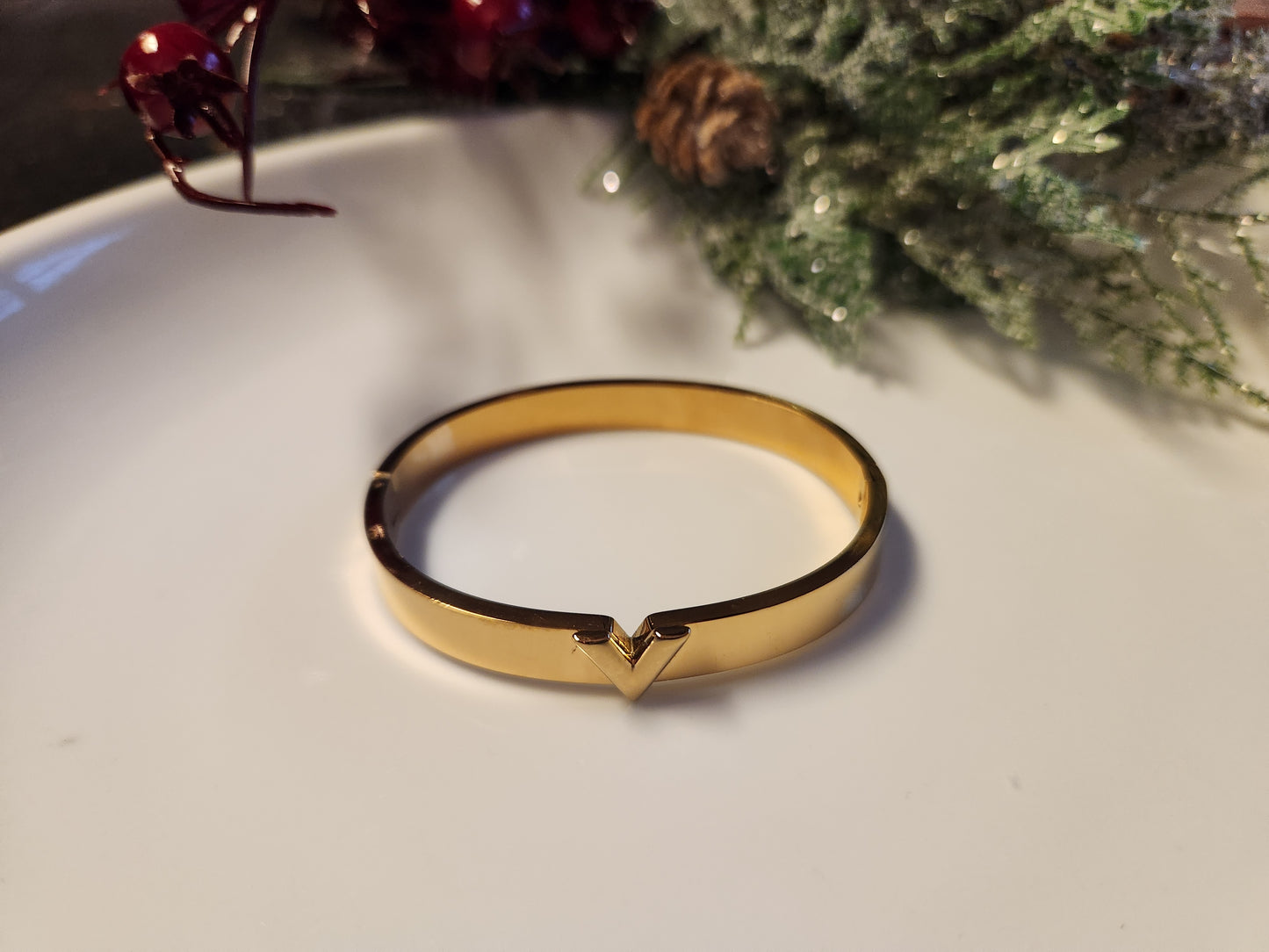 The V Bangle