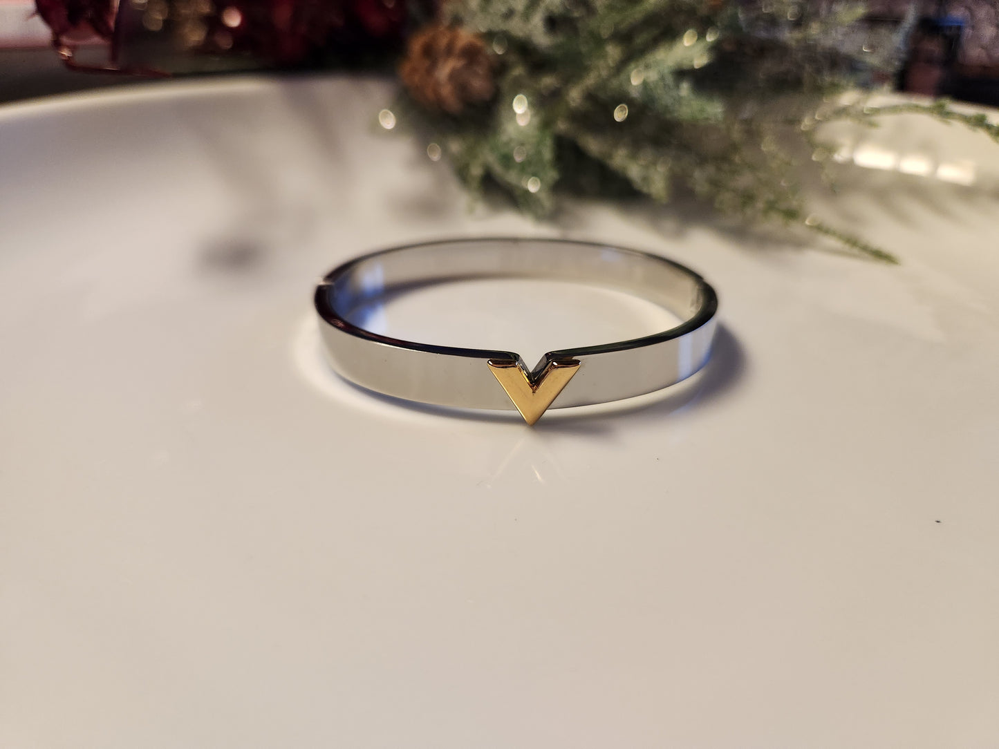 The V Bangle