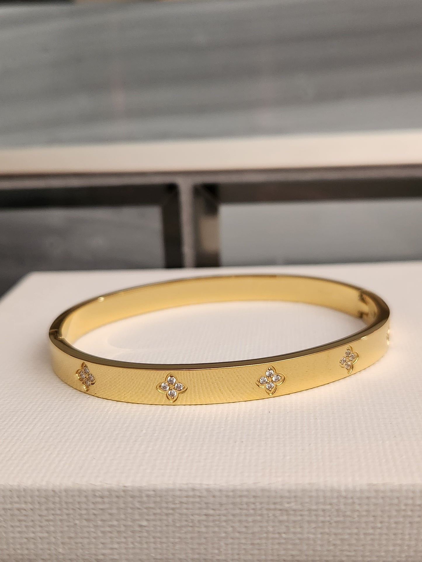 Lexi Gold Bangle