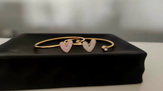 Dainty Heart Bangle