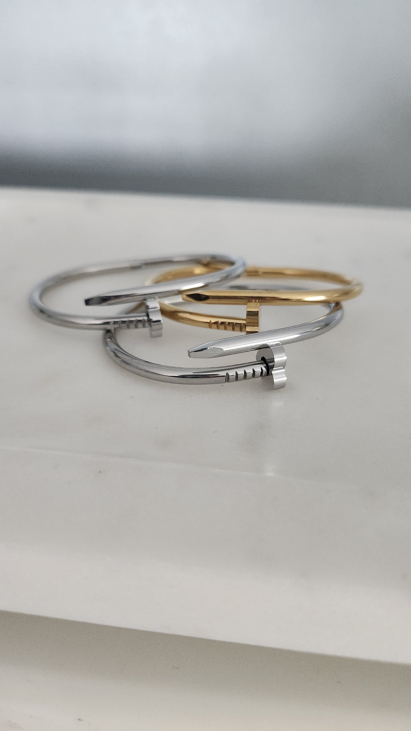 Clavo Bangle