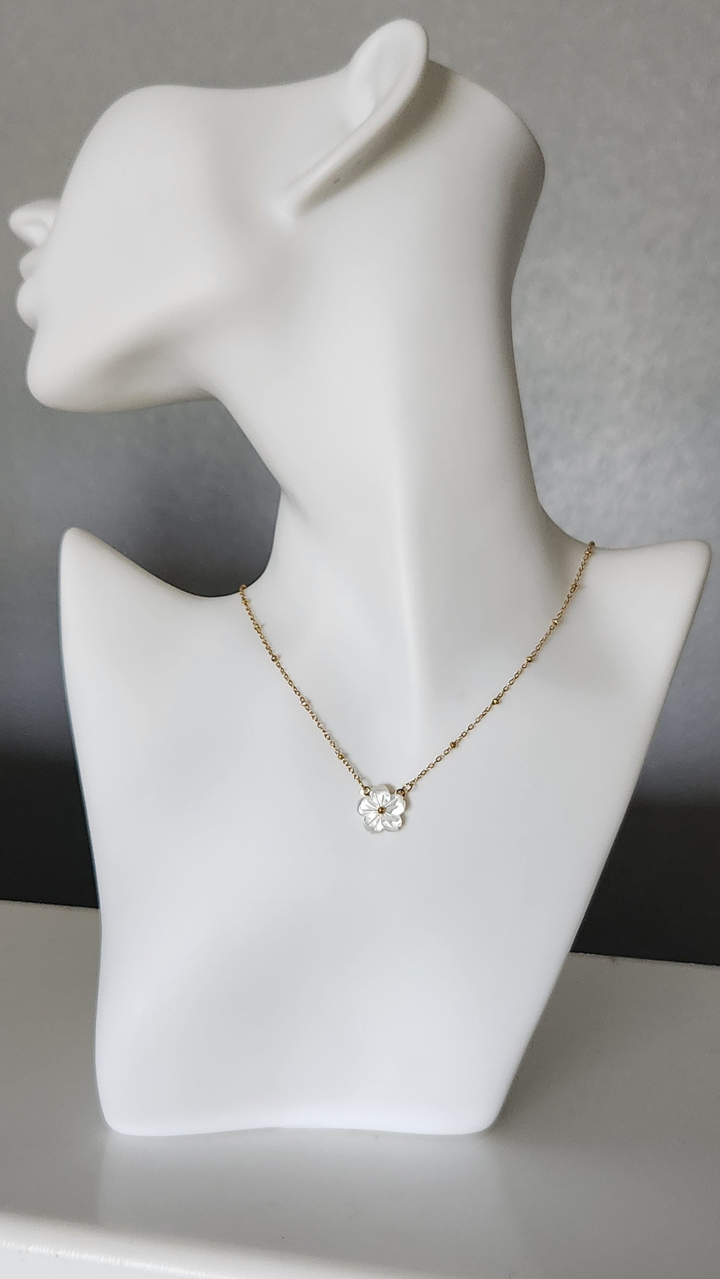 Fiona Flower Necklace