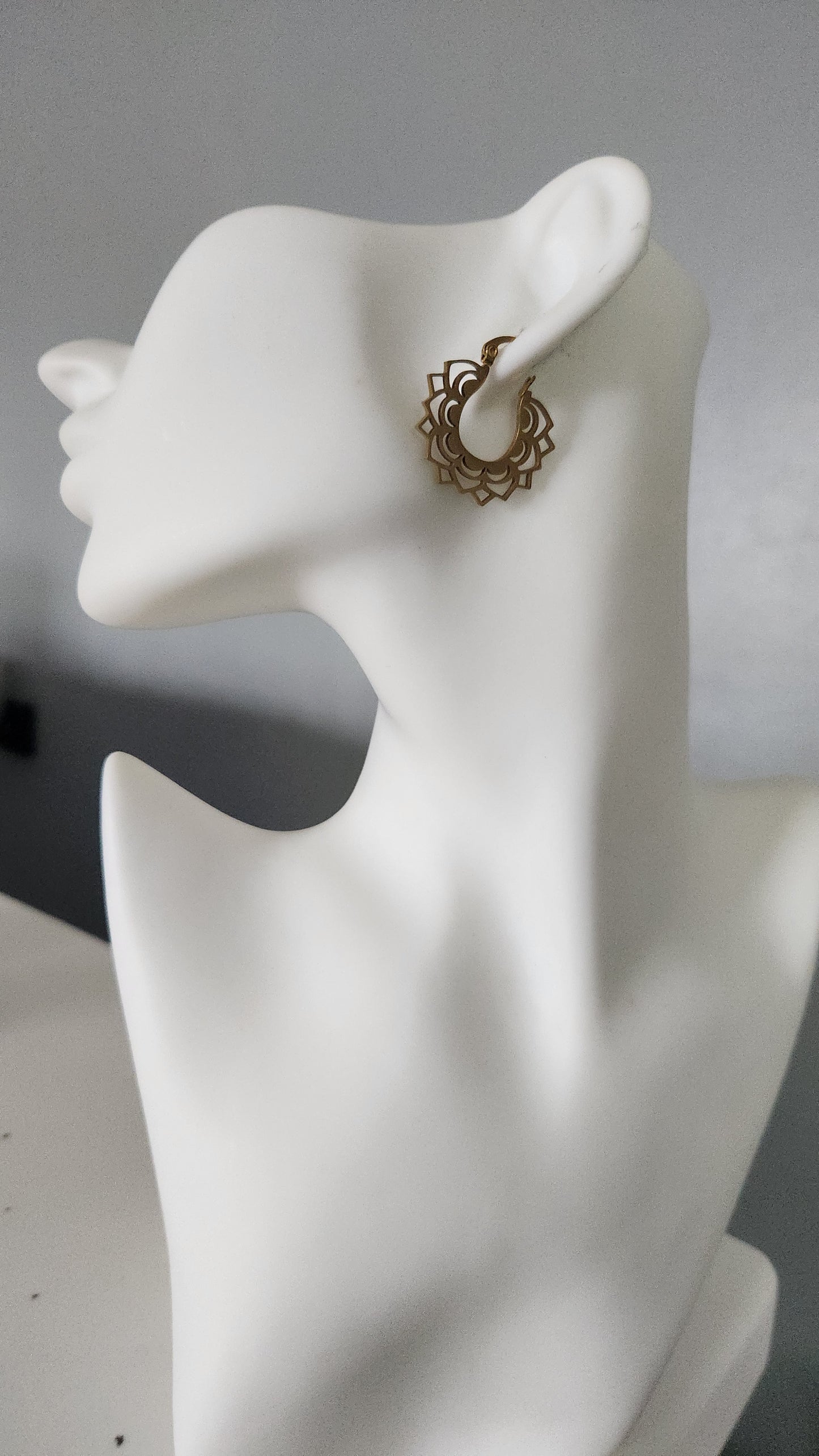 Lena Hoops