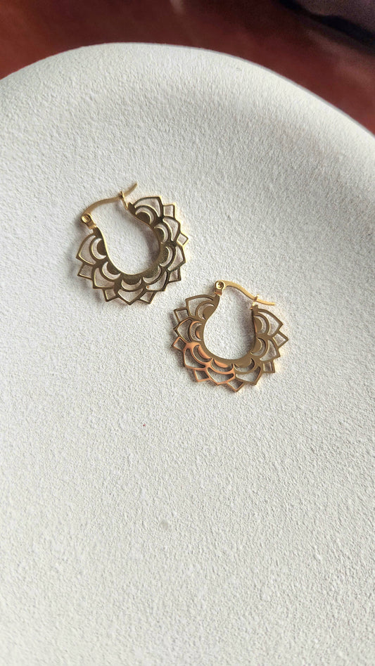Lena Hoops