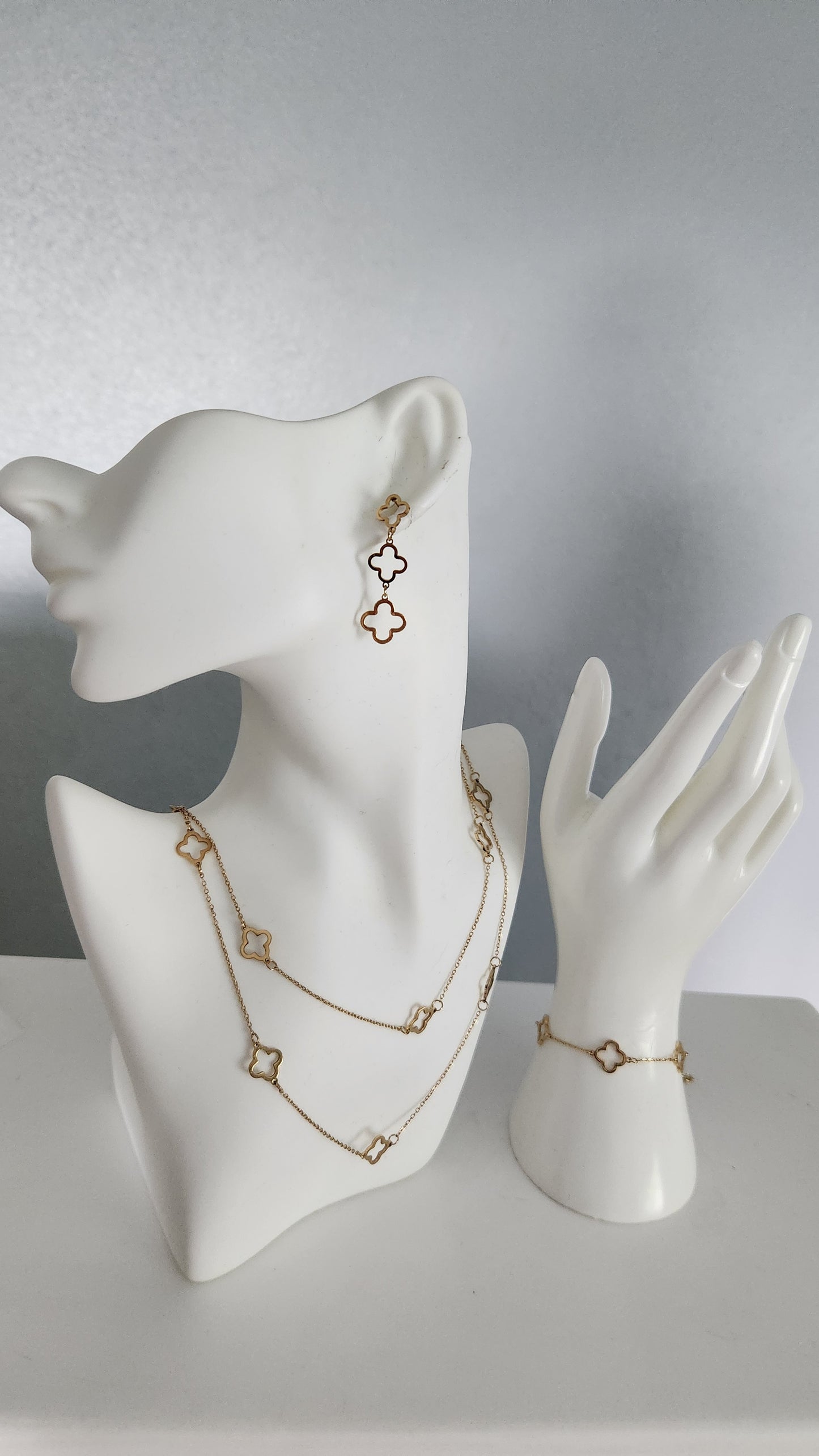 Moni Hollow Clover Set